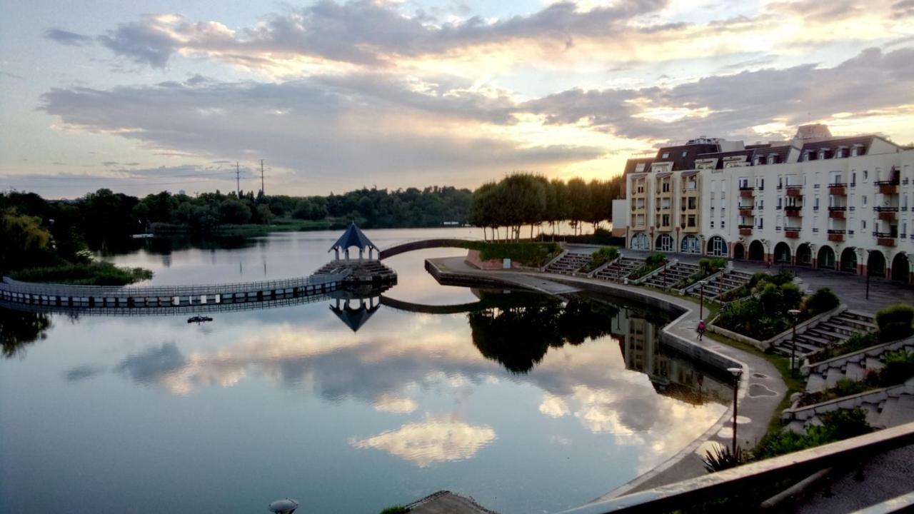 Vue Exceptionnelle Sur Le Lac Creteil Bagian luar foto