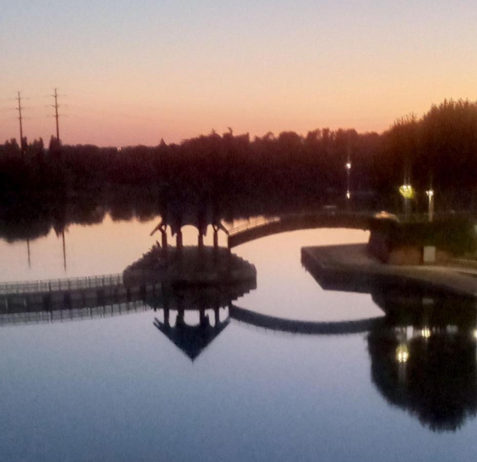 Vue Exceptionnelle Sur Le Lac Creteil Bagian luar foto