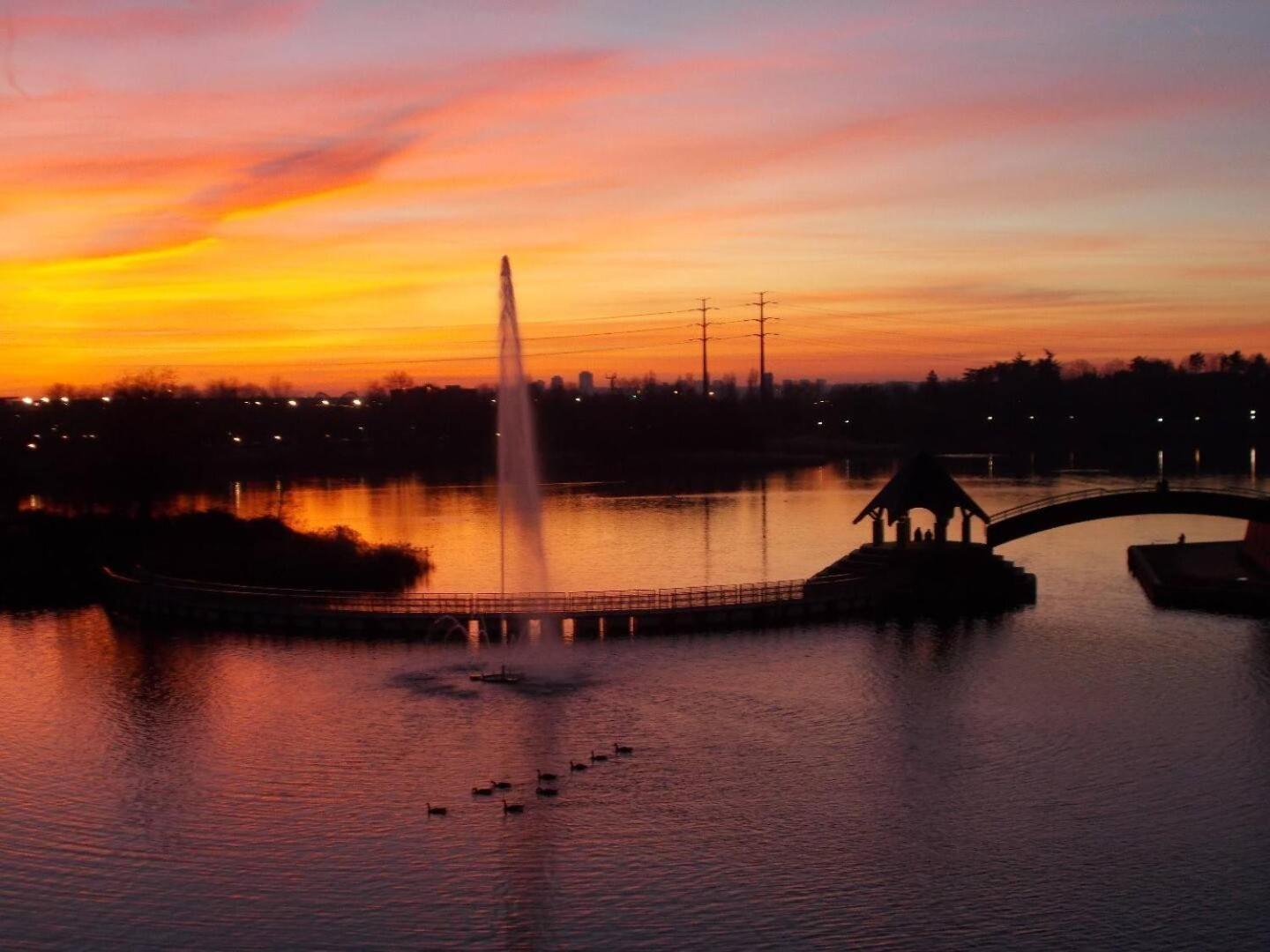 Vue Exceptionnelle Sur Le Lac Creteil Bagian luar foto